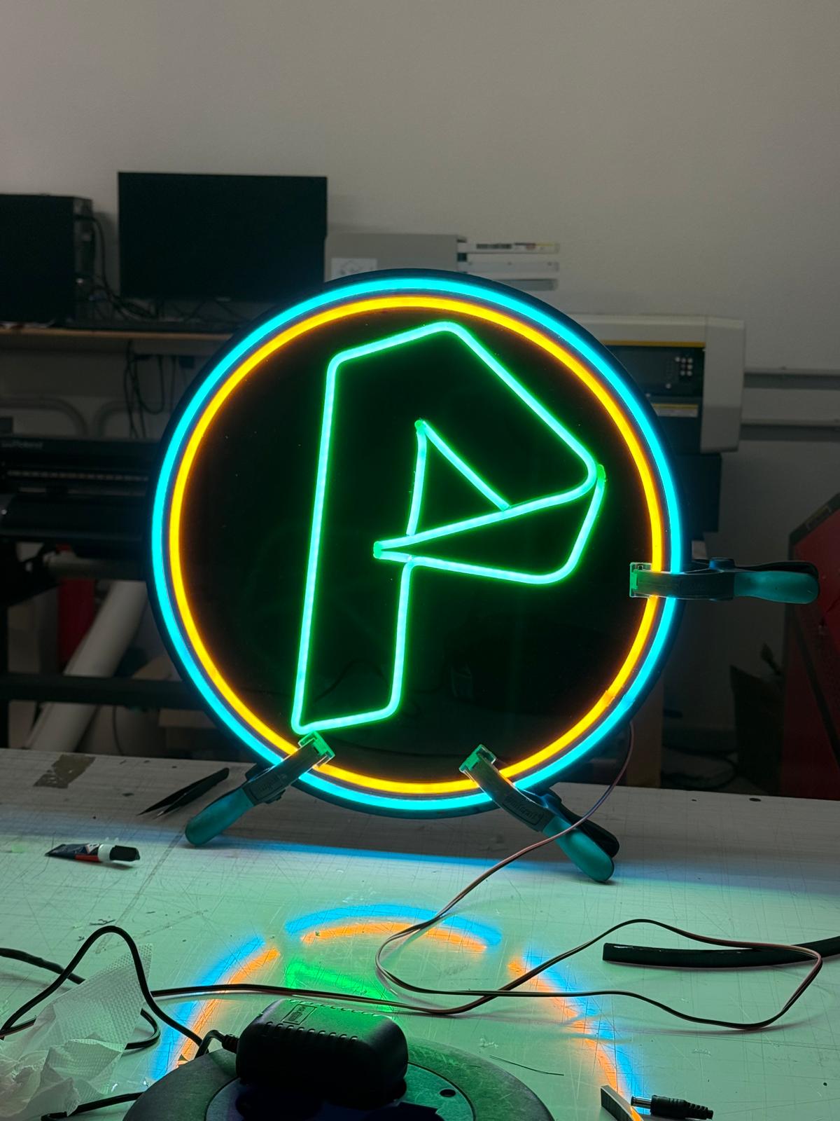Logo Luminoso Power Of Print